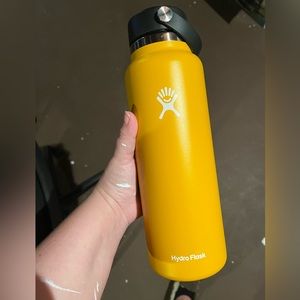 Yellow 40oz Hydroflask